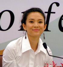 孙俪陪女儿参加拉丁舞比赛